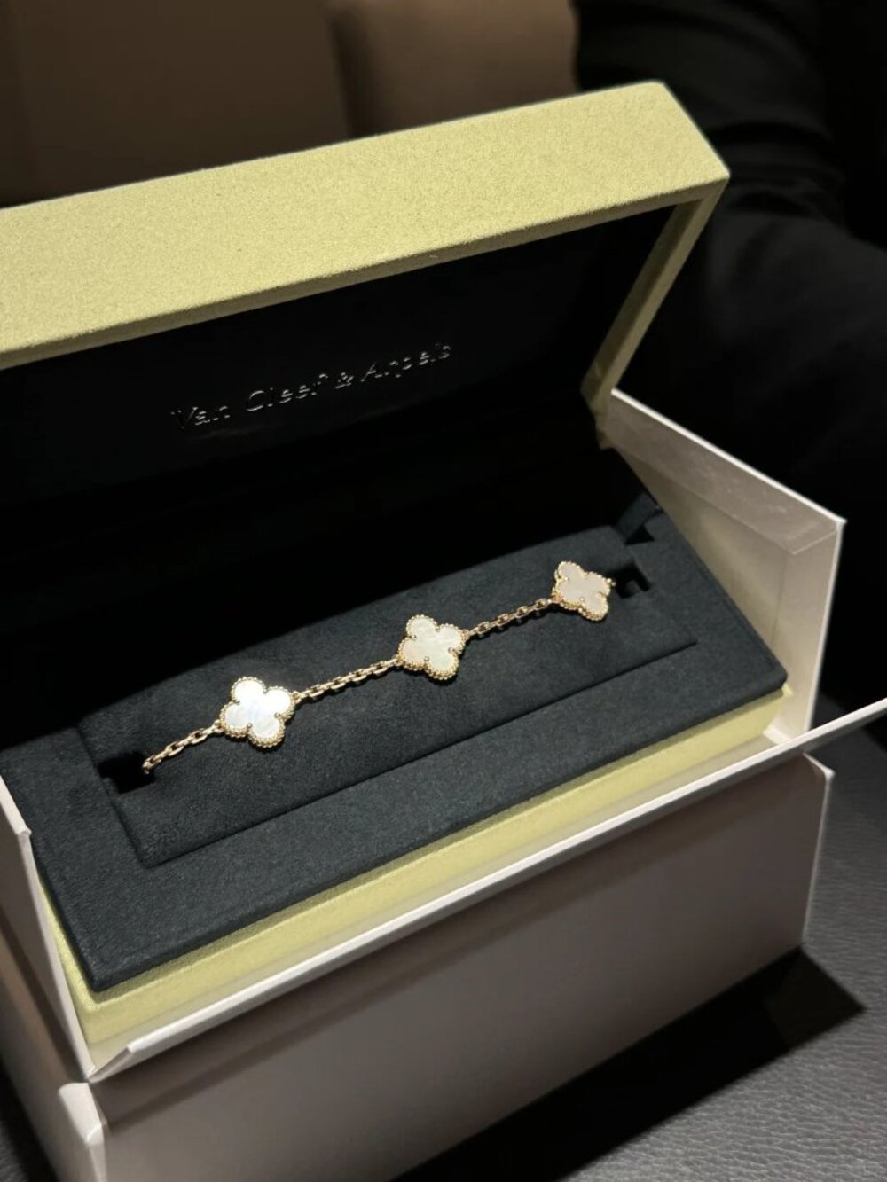 ✅Authentic Van Cleef & Arpels Vintage Alhambra Bracelet